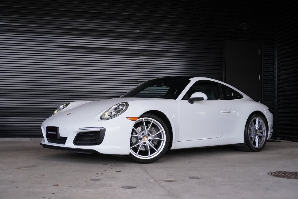 2017 PORSCHE 911