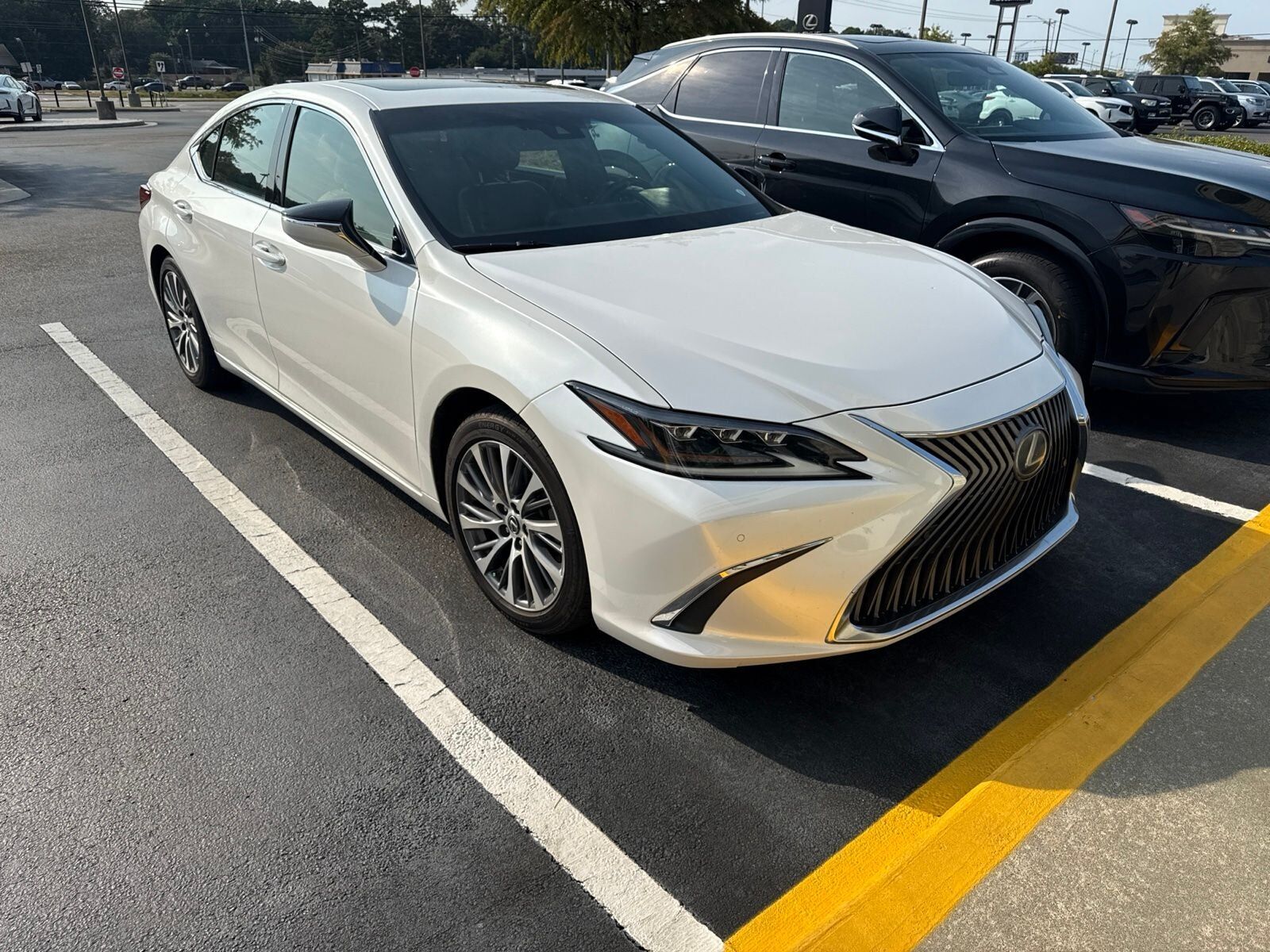 2019 LEXUS ES
