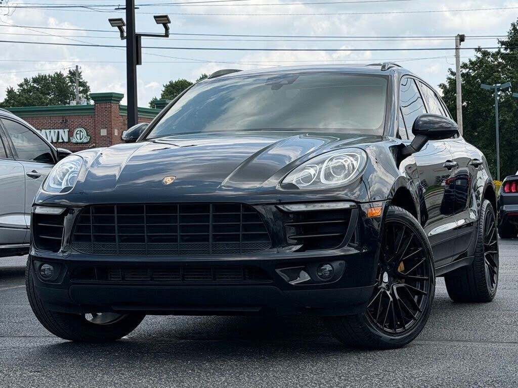 2018 PORSCHE Macan
