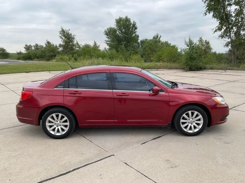 2011 CHRYSLER 200