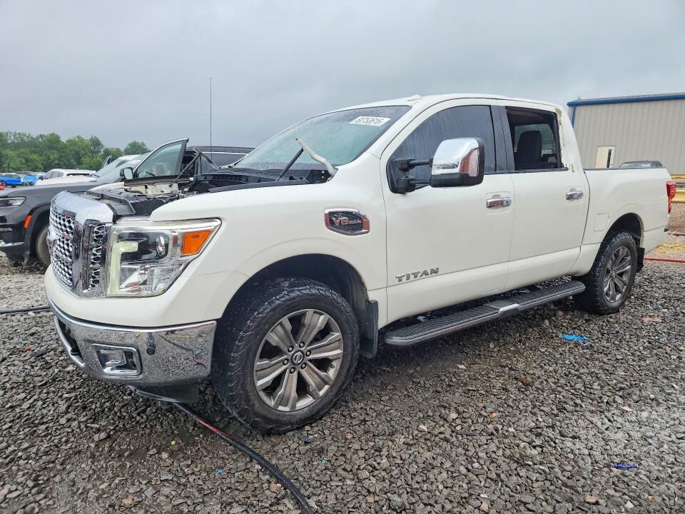 2017 NISSAN Titan