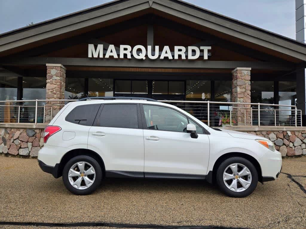 2015 SUBARU Forester