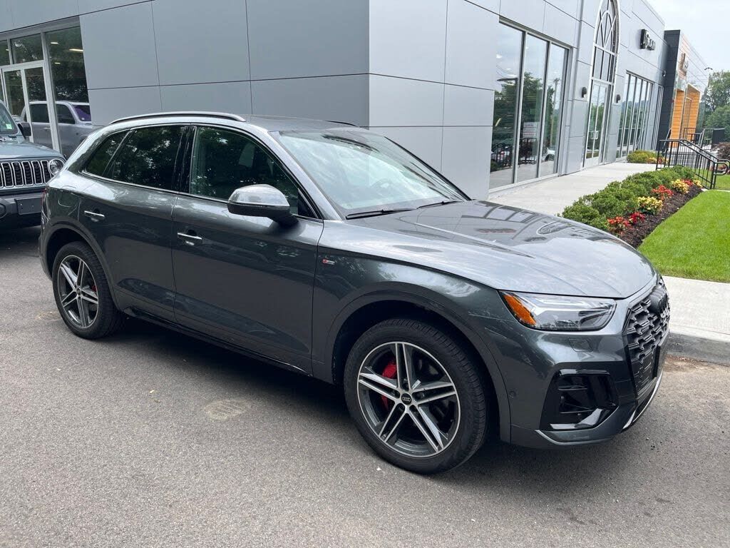 2024 AUDI Q5 e