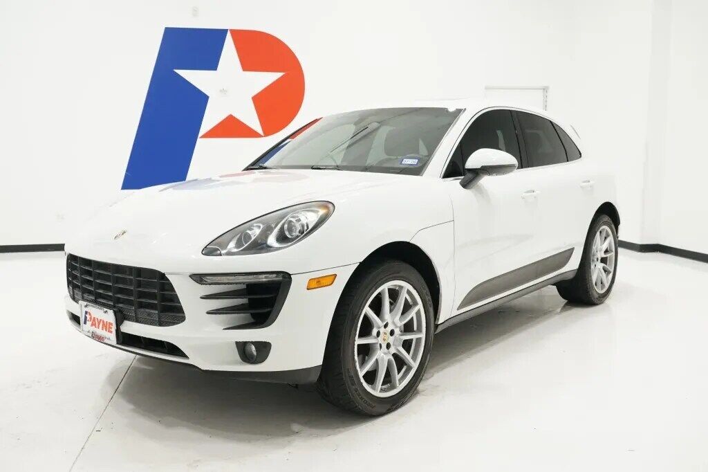 2016 PORSCHE Macan