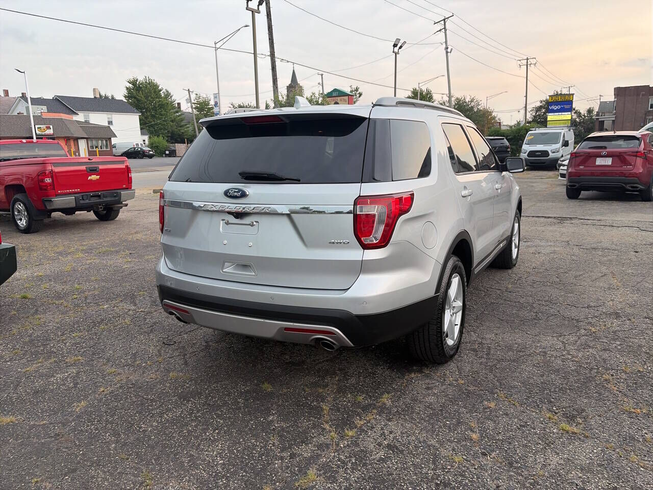 2017 FORD Explorer