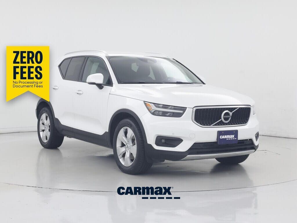 2022 VOLVO XC40