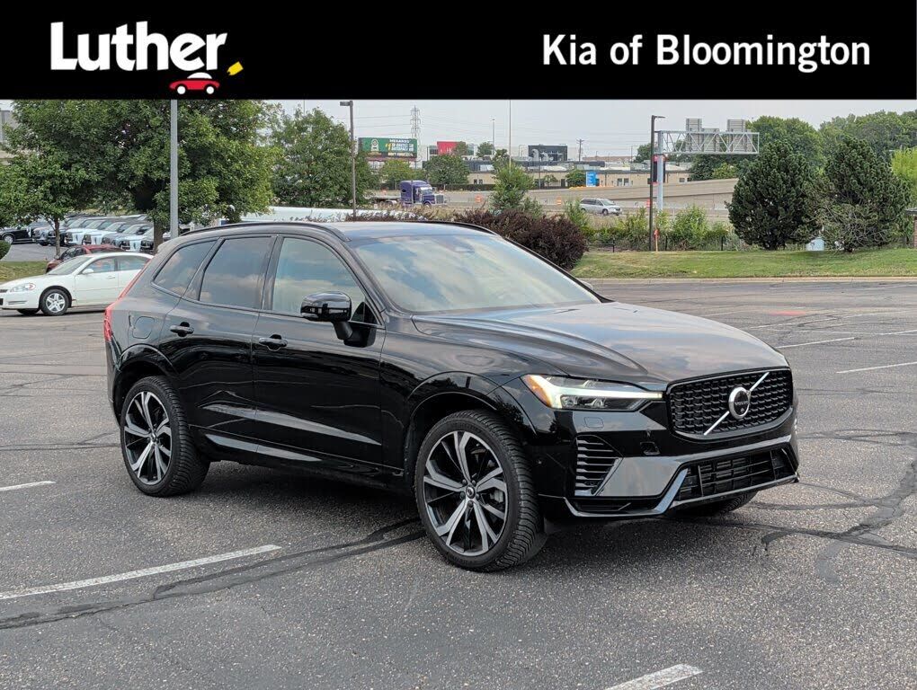 2022 VOLVO XC60