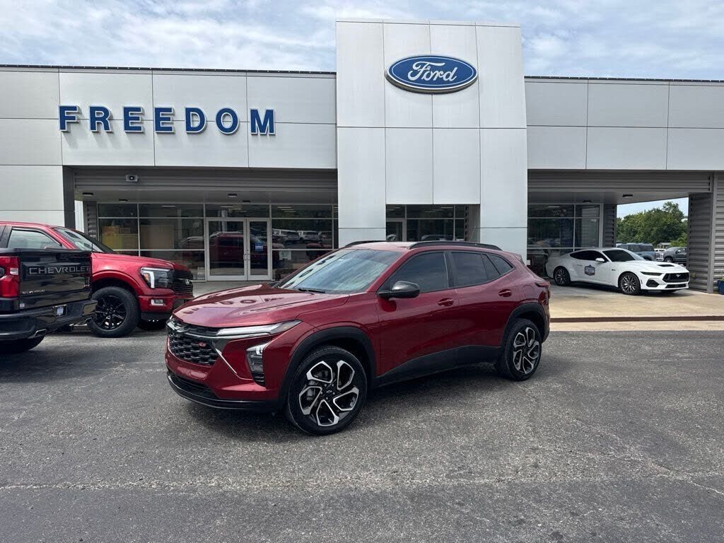 2025 CHEVROLET Trax