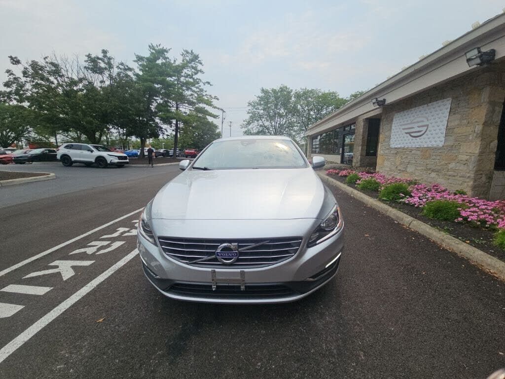 2015 VOLVO S60