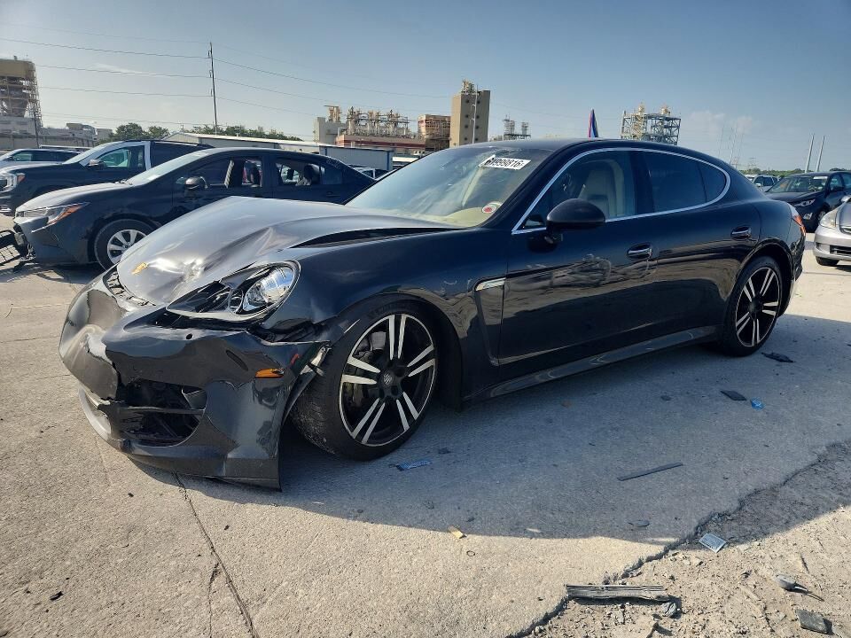 2013 PORSCHE Panamera