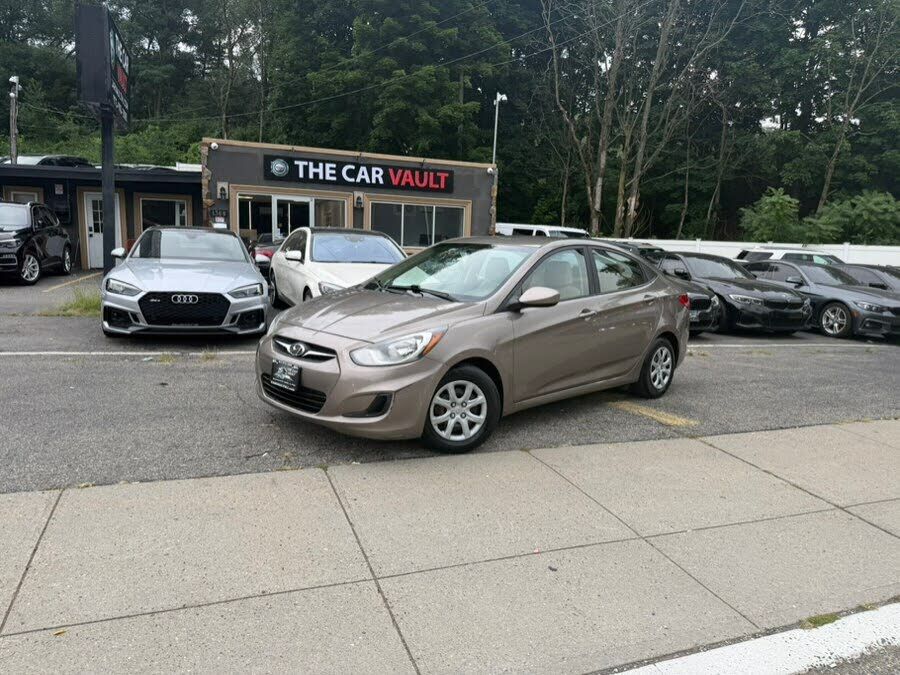 2014 HYUNDAI Accent