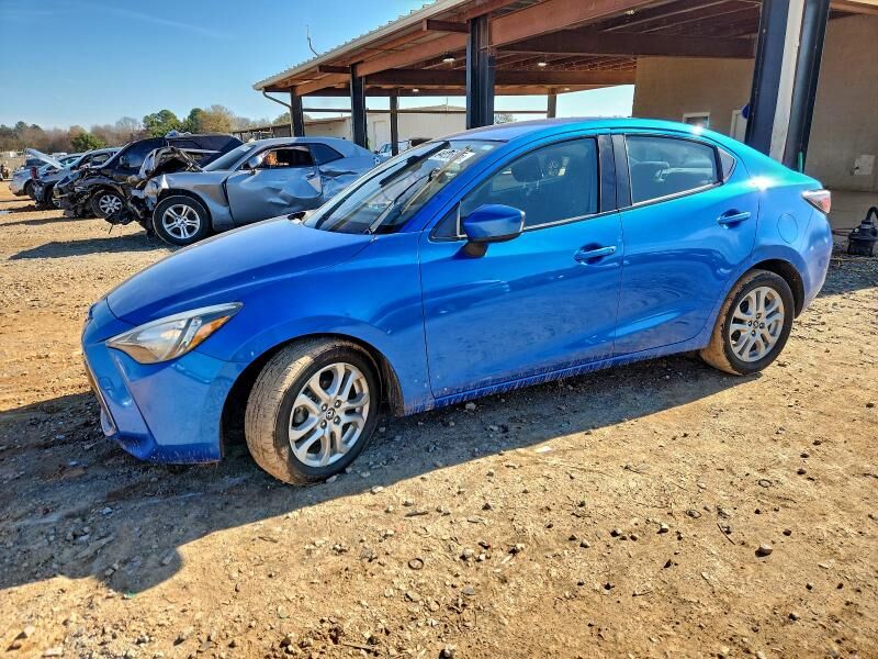 2017 TOYOTA Yaris