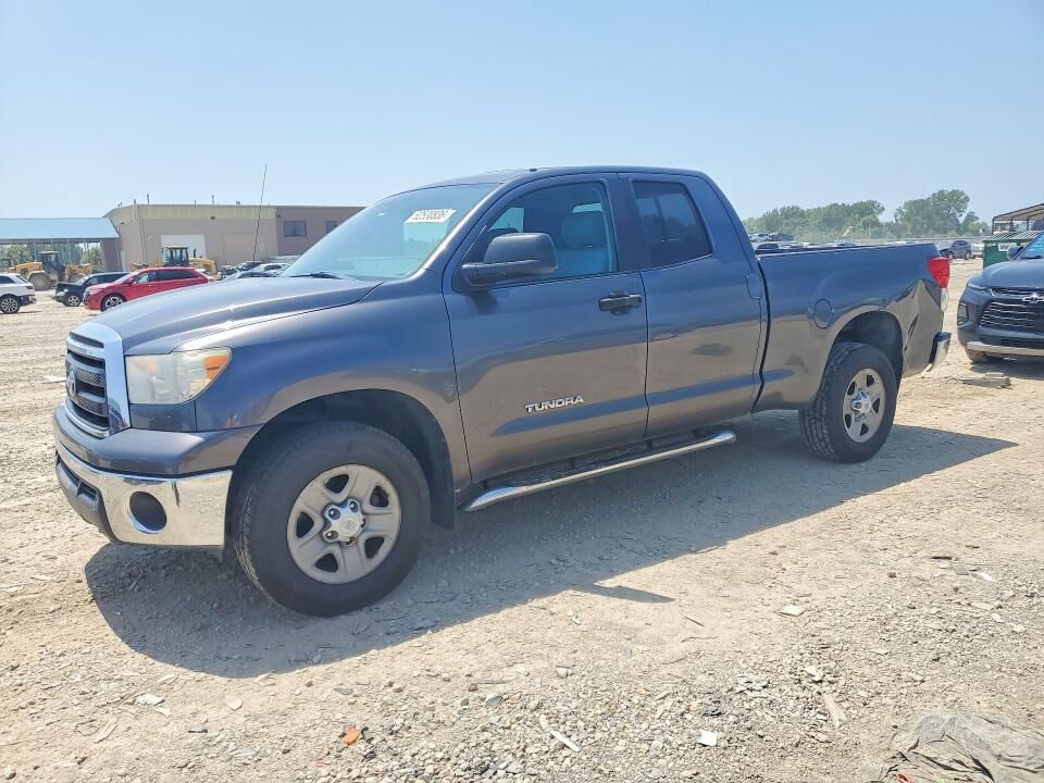 2013 TOYOTA Tundra