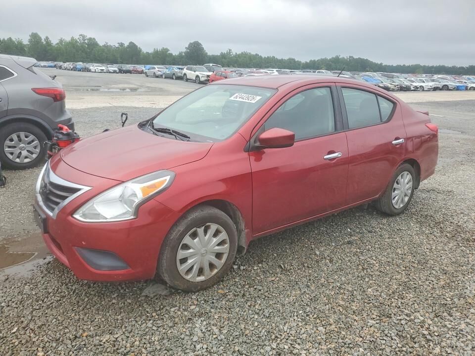 2017 NISSAN Versa