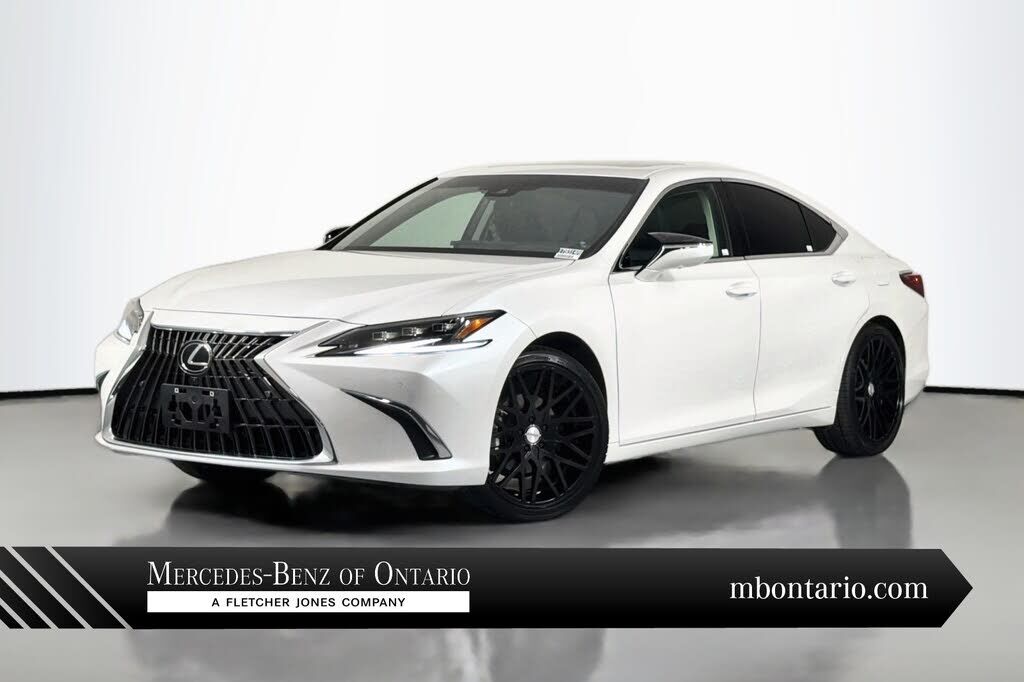 2025 LEXUS ES