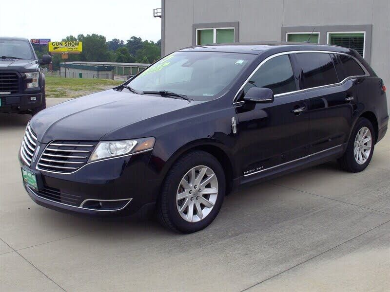 2017 LINCOLN MKT