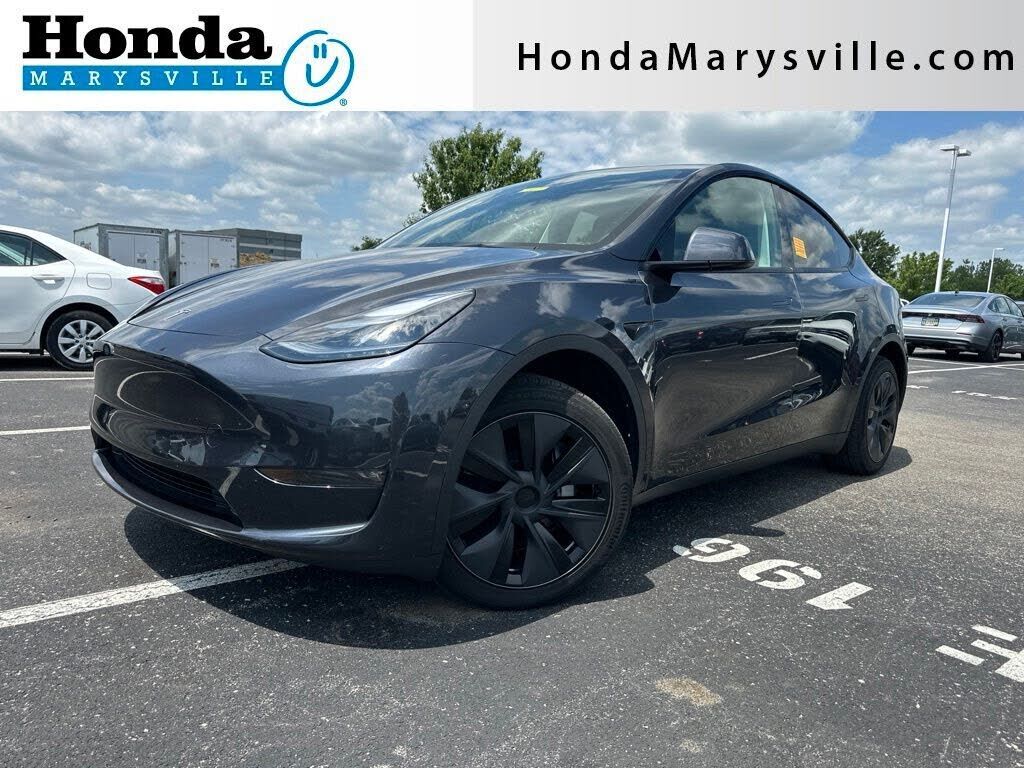 2025 TESLA Model Y
