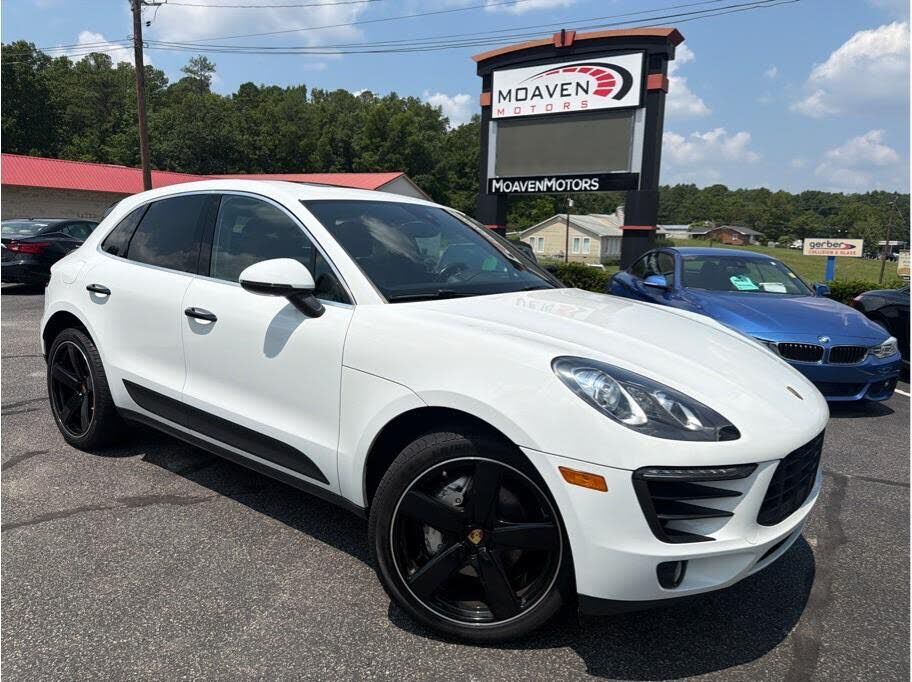 2017 PORSCHE Macan
