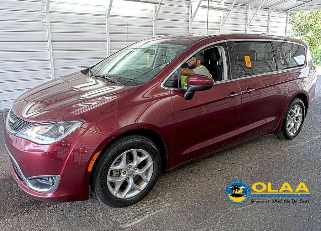 2017 CHRYSLER Pacifica
