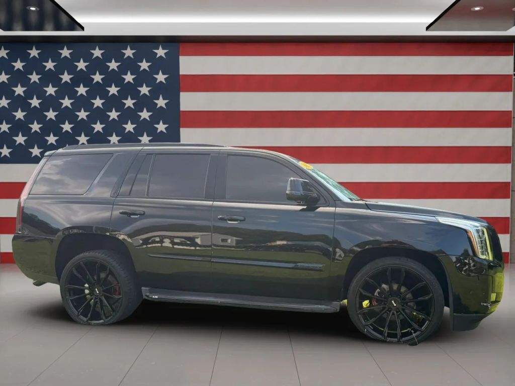 2017 CADILLAC Escalade