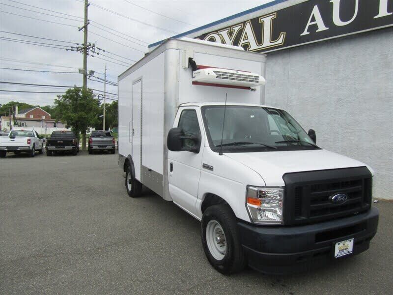 2023 FORD E-350