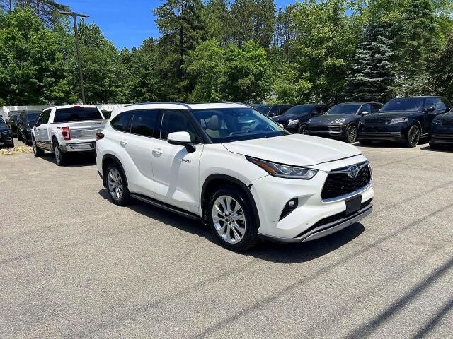 2021 TOYOTA Highlander