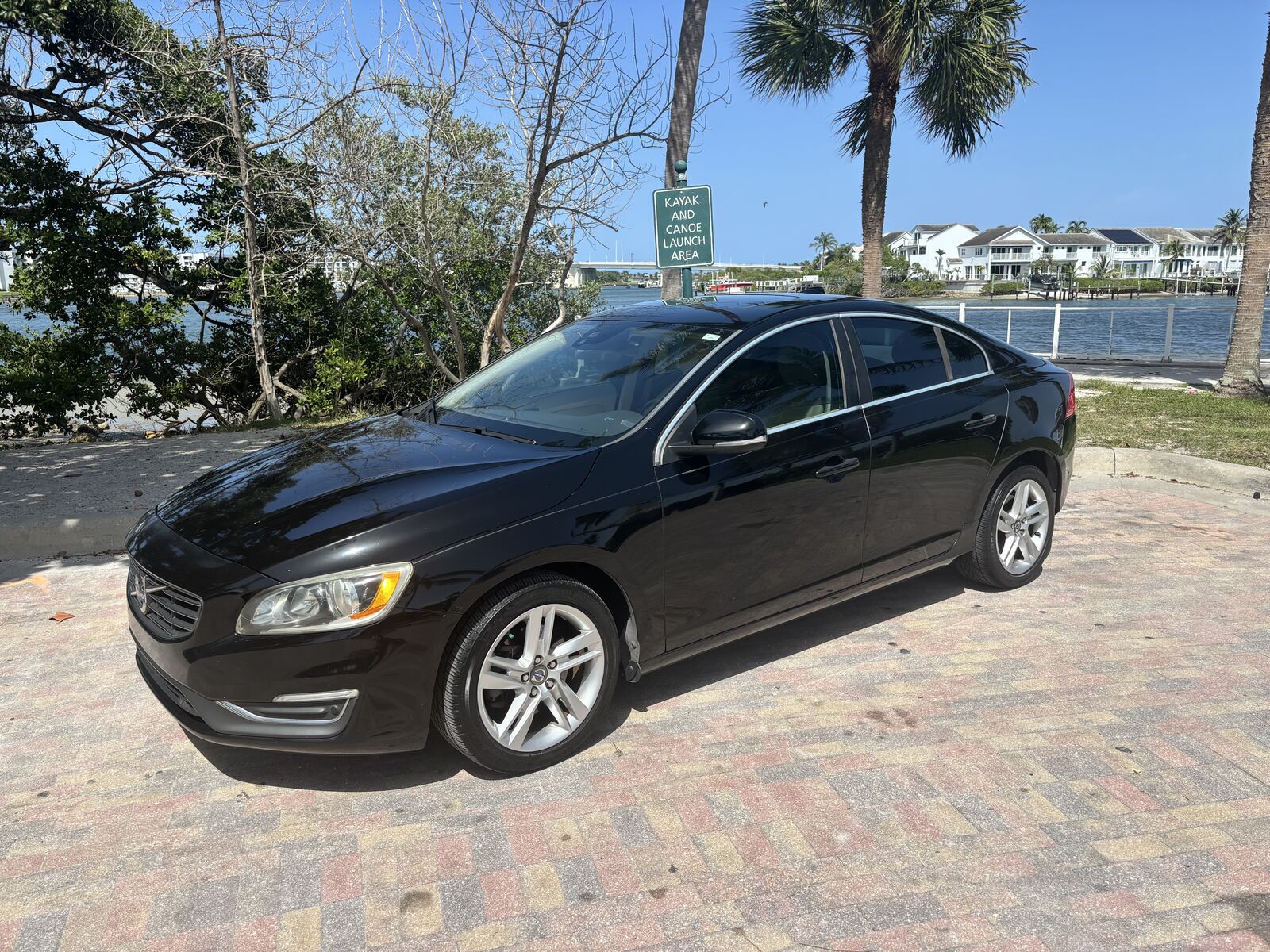 2015 VOLVO S60