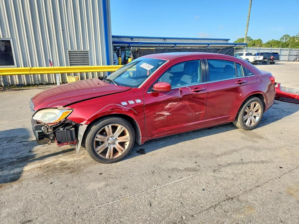 2013 CHRYSLER 200