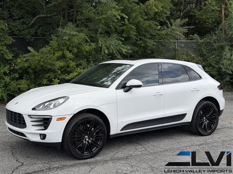 2018 PORSCHE Macan