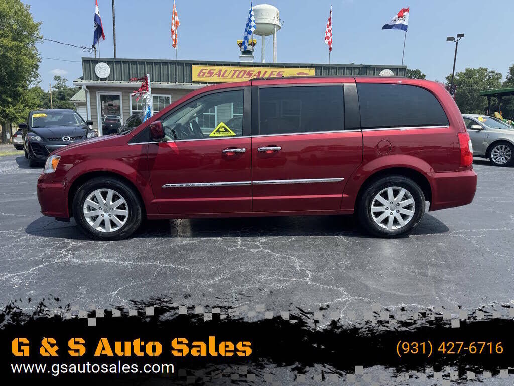 2014 CHRYSLER Town and Country