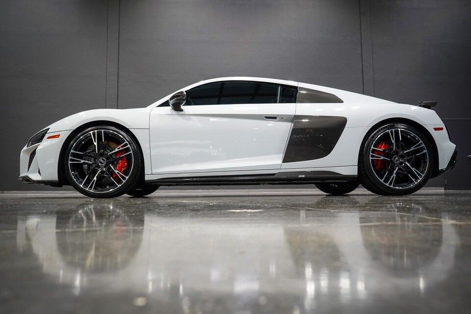 2023 AUDI R8
