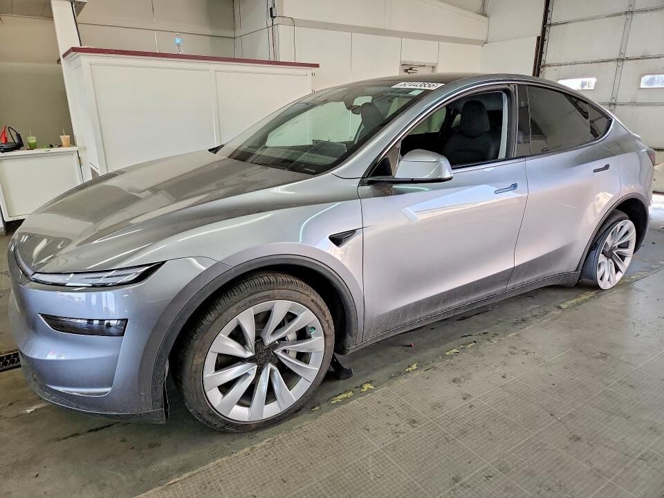 2026 TESLA Model Y