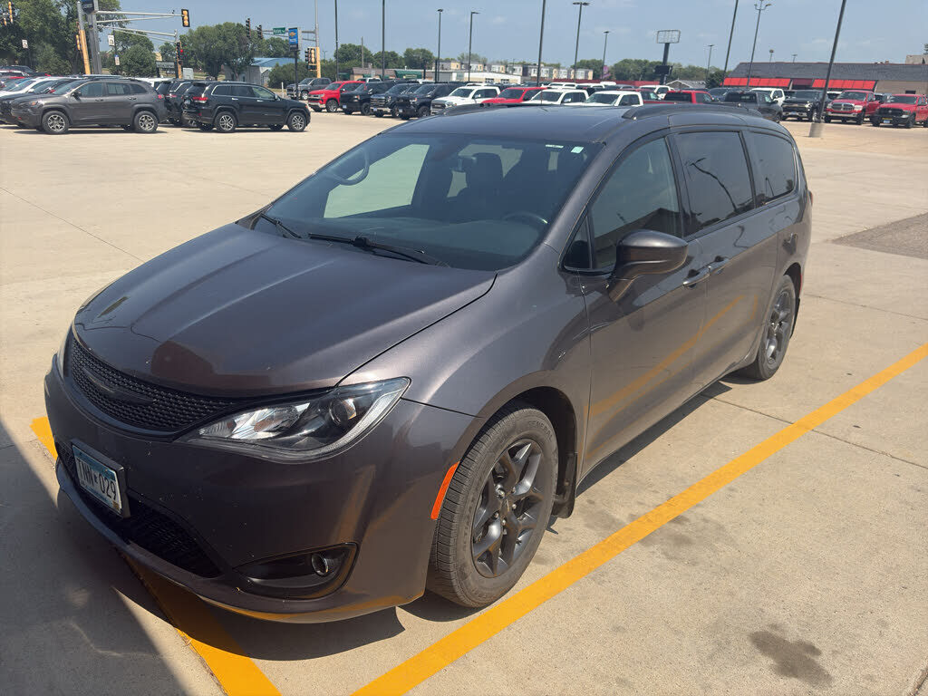2019 CHRYSLER Pacifica