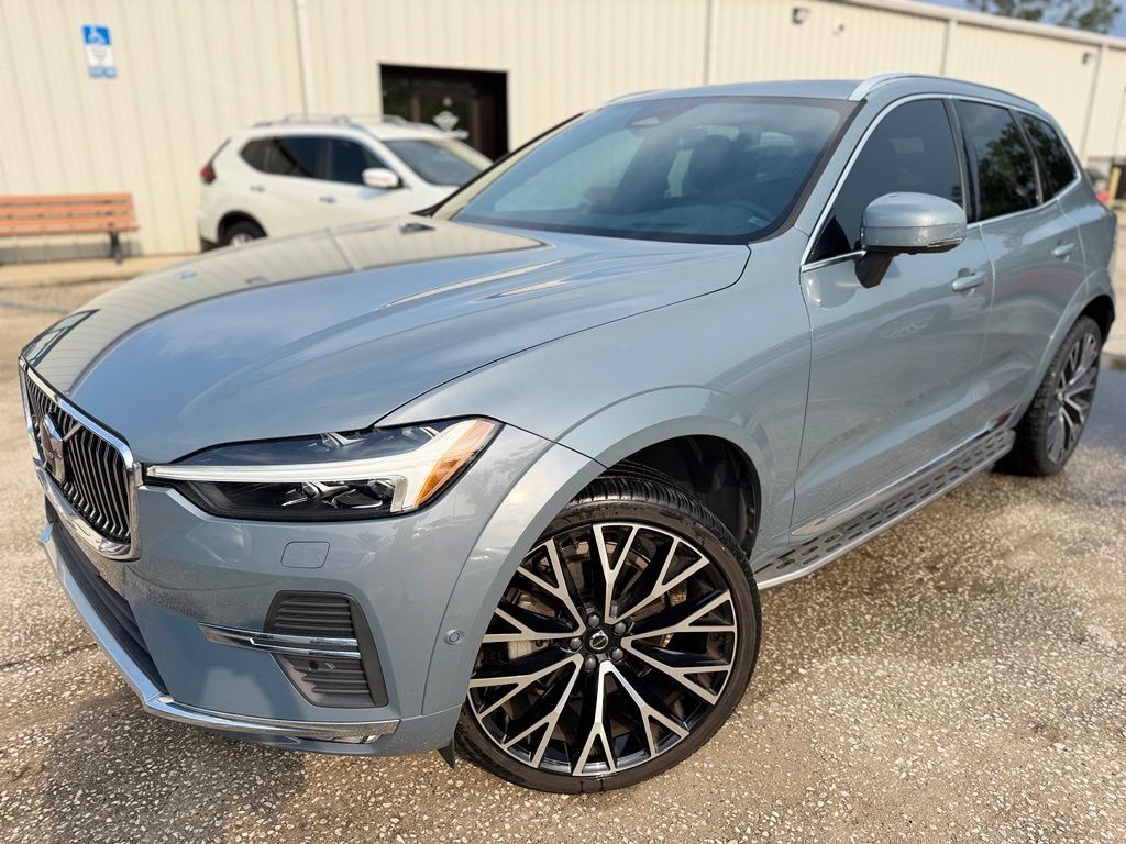 2022 VOLVO XC60