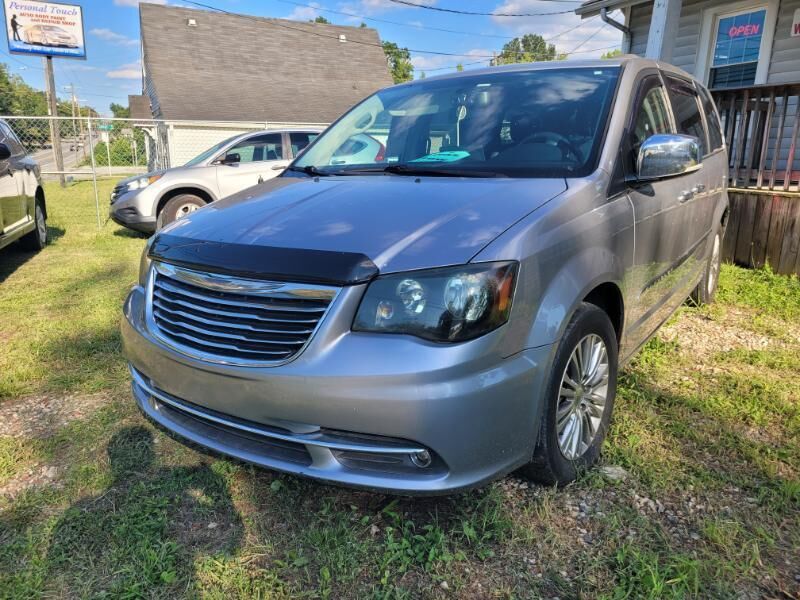 2014 CHRYSLER Town and Country