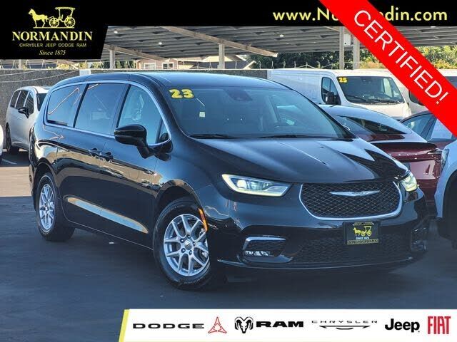 2023 CHRYSLER Pacifica