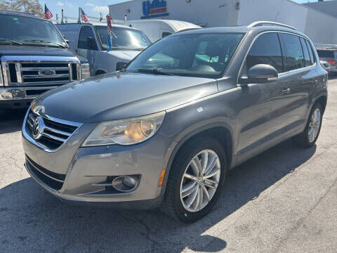 2011 VOLKSWAGEN Tiguan