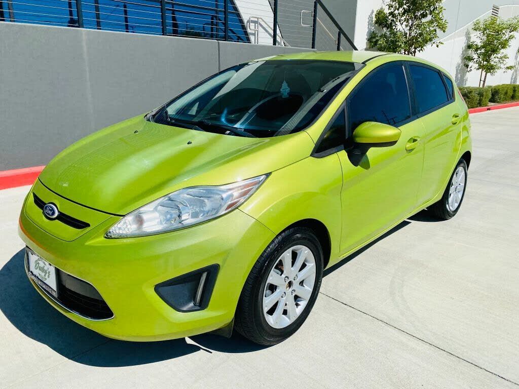 2011 FORD Fiesta