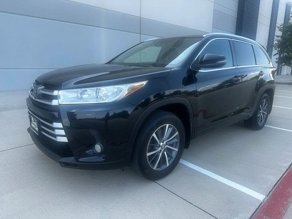 2017 TOYOTA Highlander