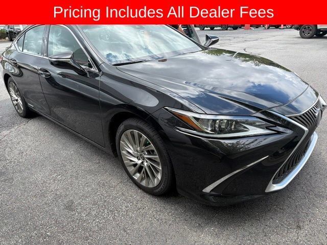 2019 LEXUS ES