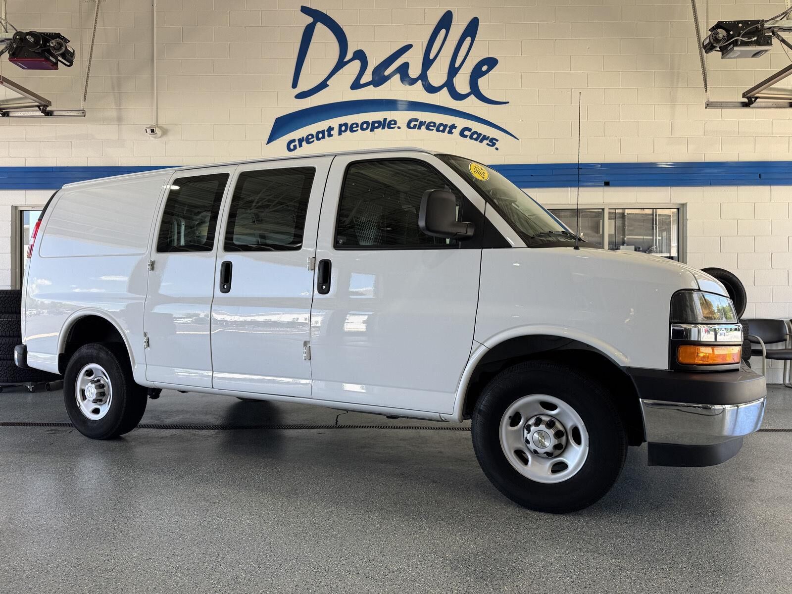 2024 CHEVROLET Express