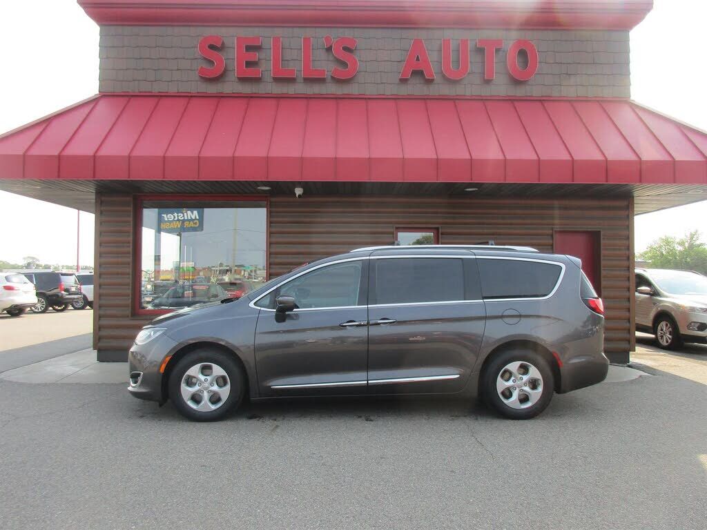 2017 CHRYSLER Pacifica