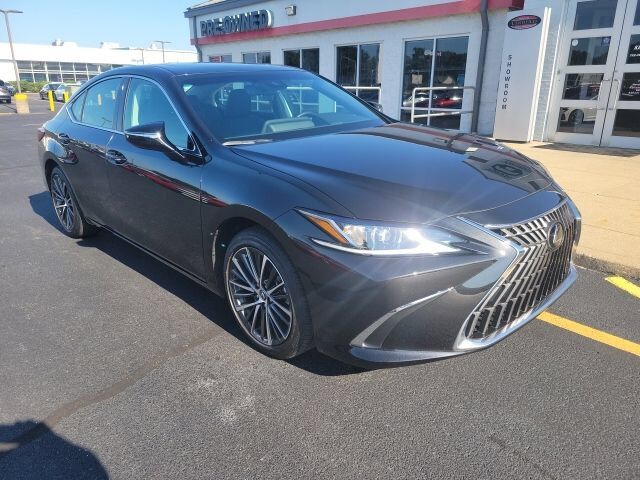 2025 LEXUS ES