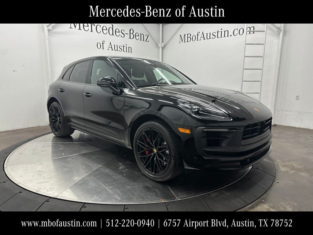 2025 PORSCHE Macan