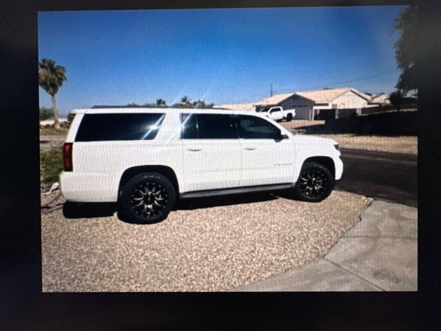 2016 CHEVROLET Suburban