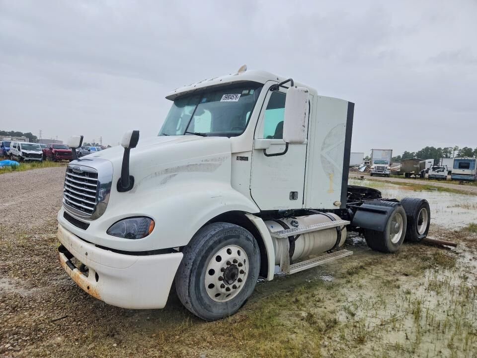 2017 FREIGHTLINER Columbia
