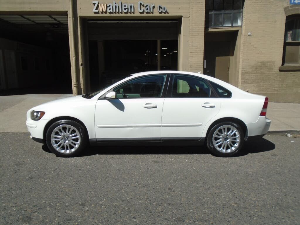 2005 VOLVO S40