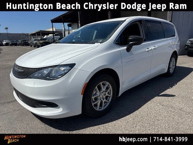 2024 CHRYSLER Voyager