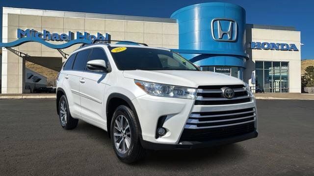 2017 TOYOTA Highlander