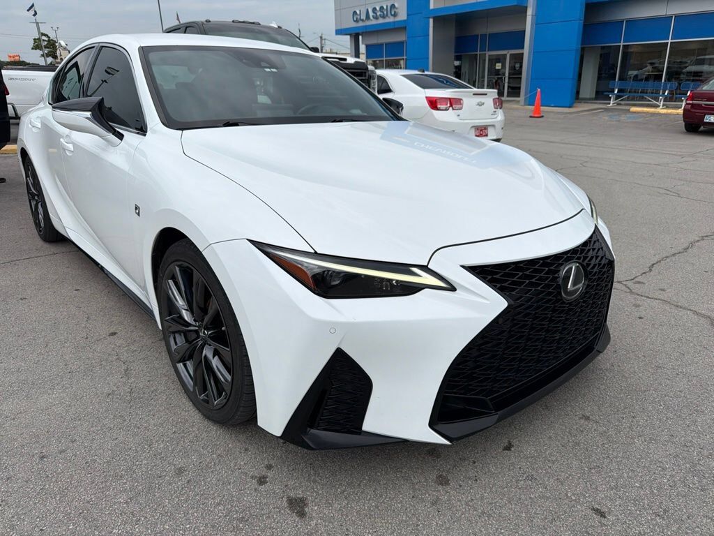 2021 LEXUS IS
